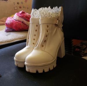 White lace trim platform boots size 39